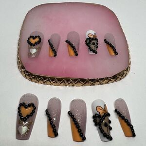 Press on nails